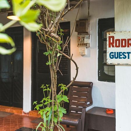 Rodrigues Guest House กาลังกูติ ภายนอก รูปภาพ